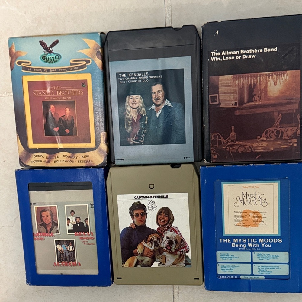 💥Free with Bundle💥Vintage Eight Tracks